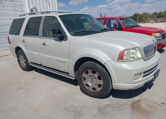2005 LINCOLN Navigator