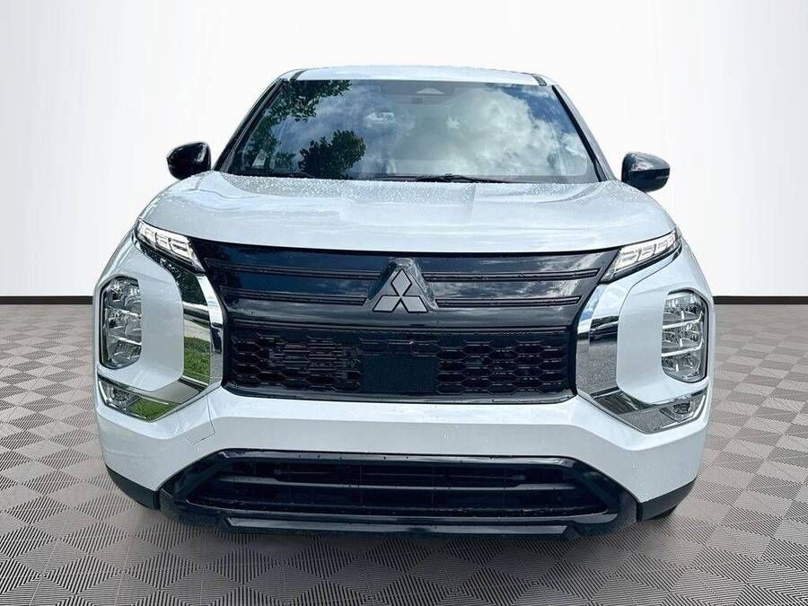 2026 MITSUBISHI Outlander