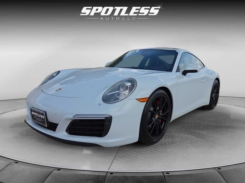 2017 PORSCHE 911
