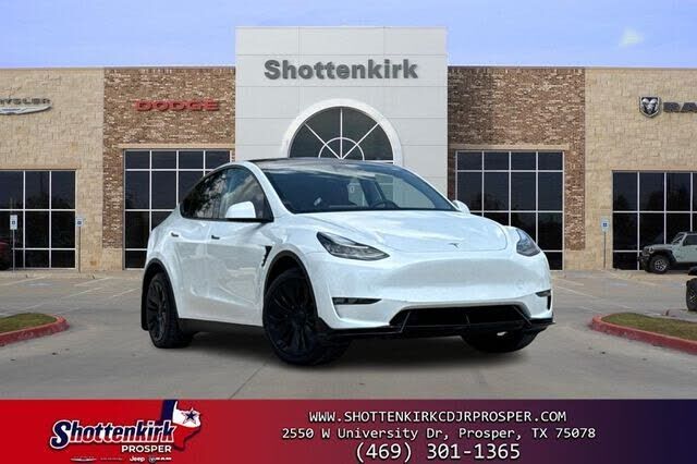 2023 TESLA Model Y