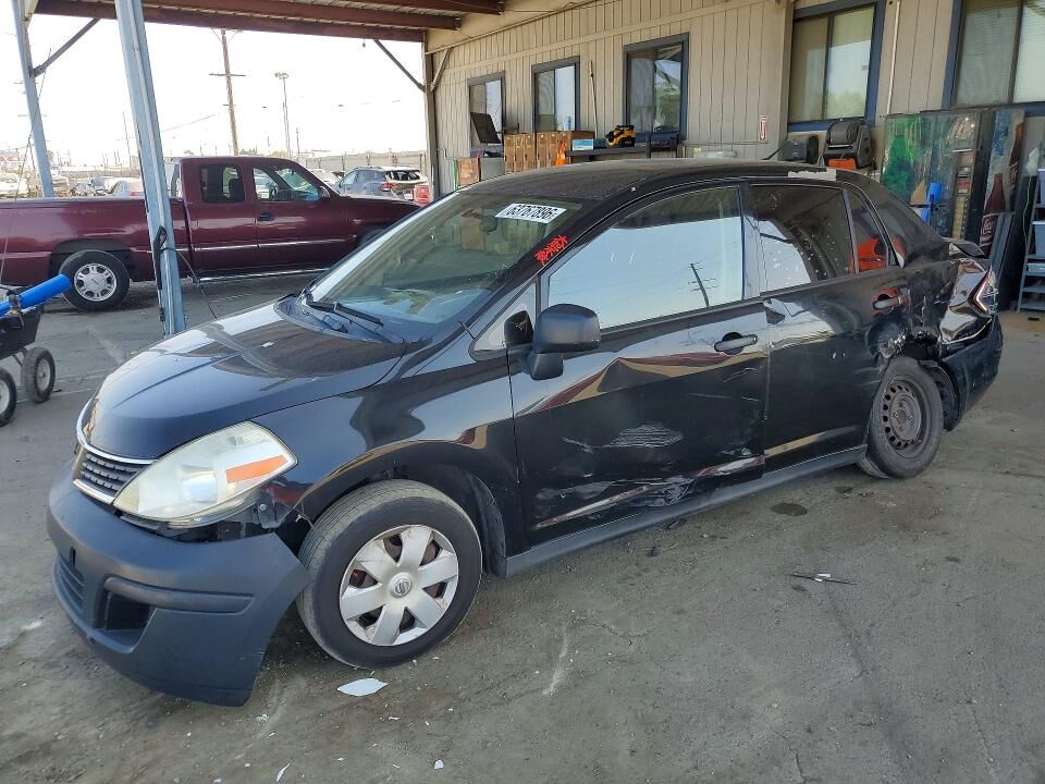 2011 NISSAN Versa