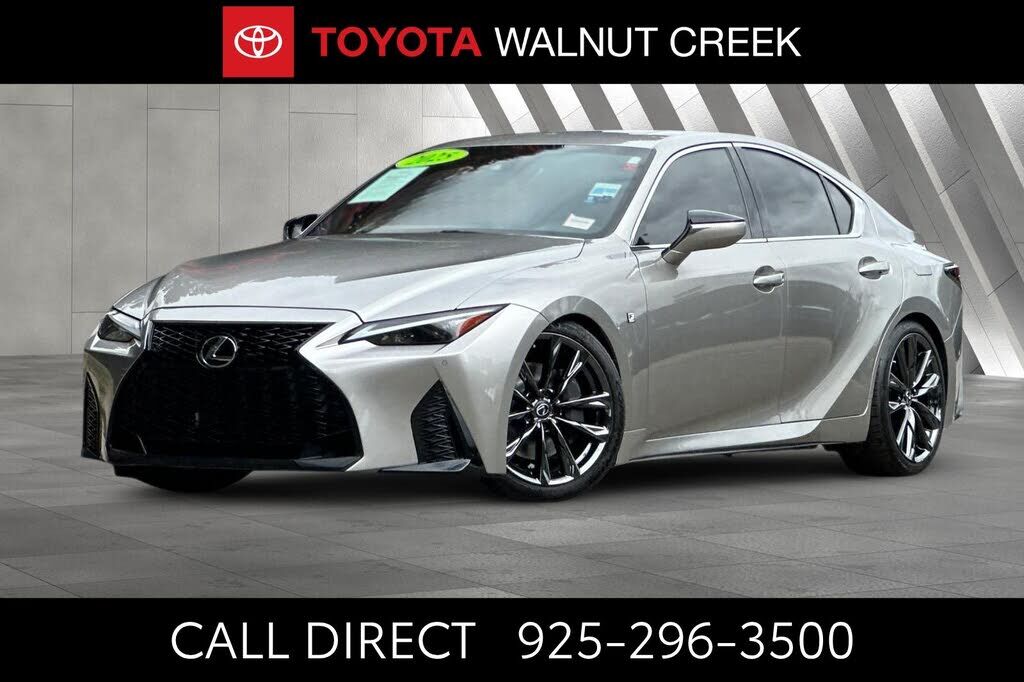 2022 LEXUS IS