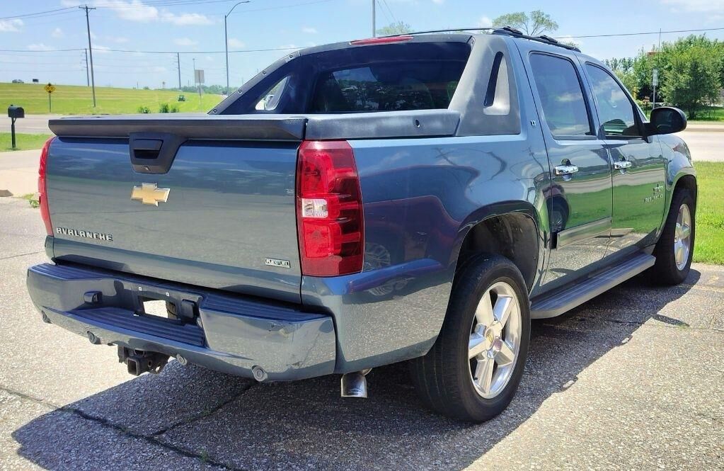 2011 CHEVROLET Avalanche