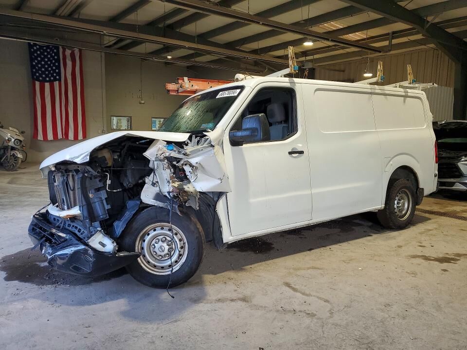 2016 NISSAN NV