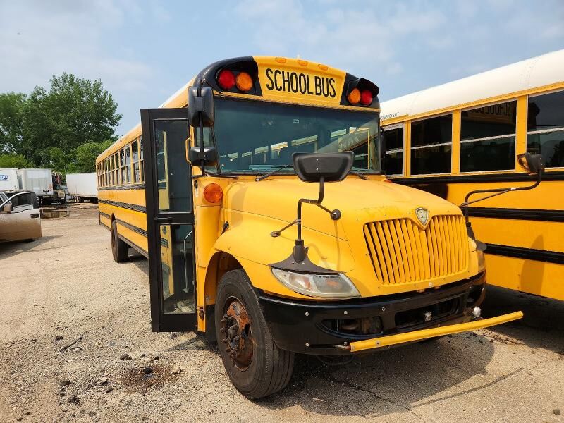 2013 IC BUS PB105