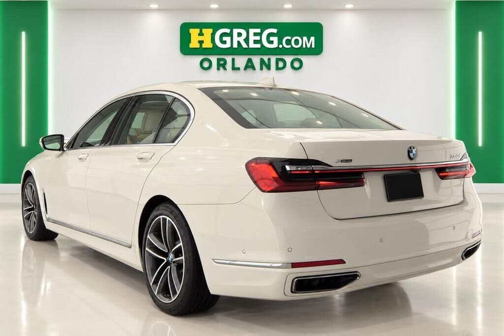2021 BMW 750i