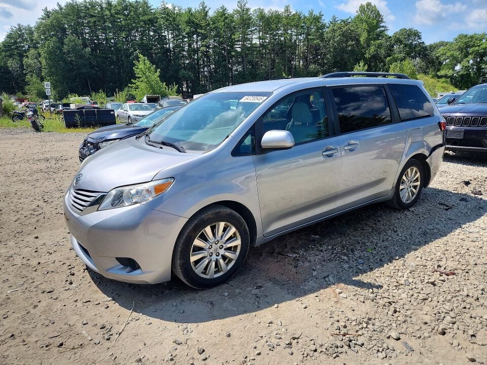 2017 TOYOTA Sienna