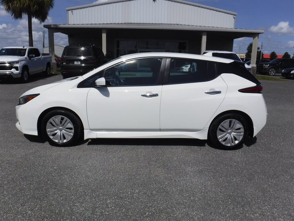2025 NISSAN Leaf