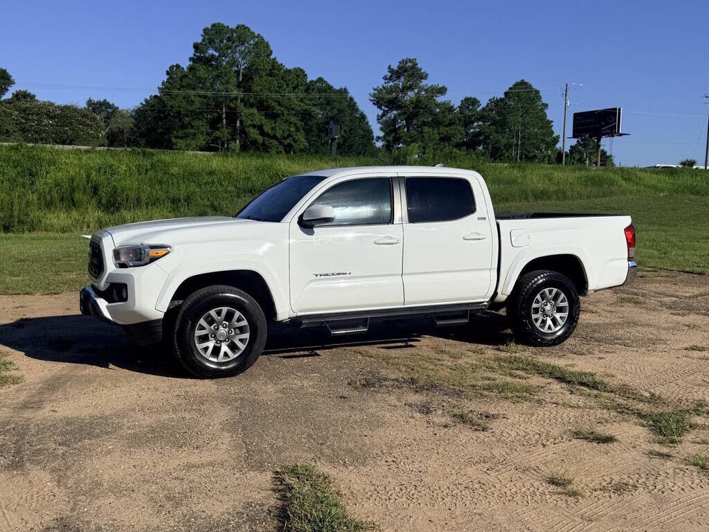 2017 TOYOTA Tacoma