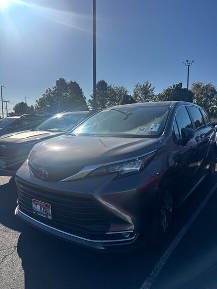 2022 TOYOTA Sienna