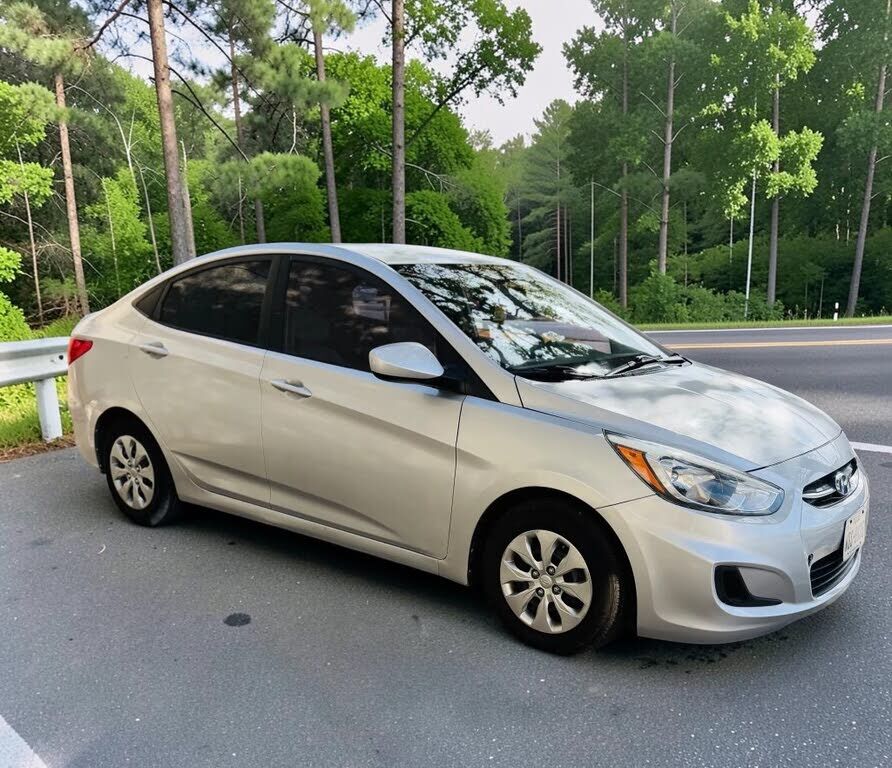 2017 HYUNDAI Accent