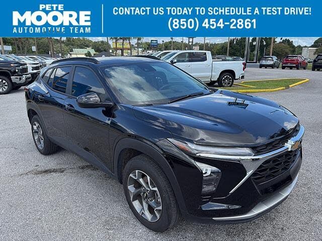 2025 CHEVROLET Trax