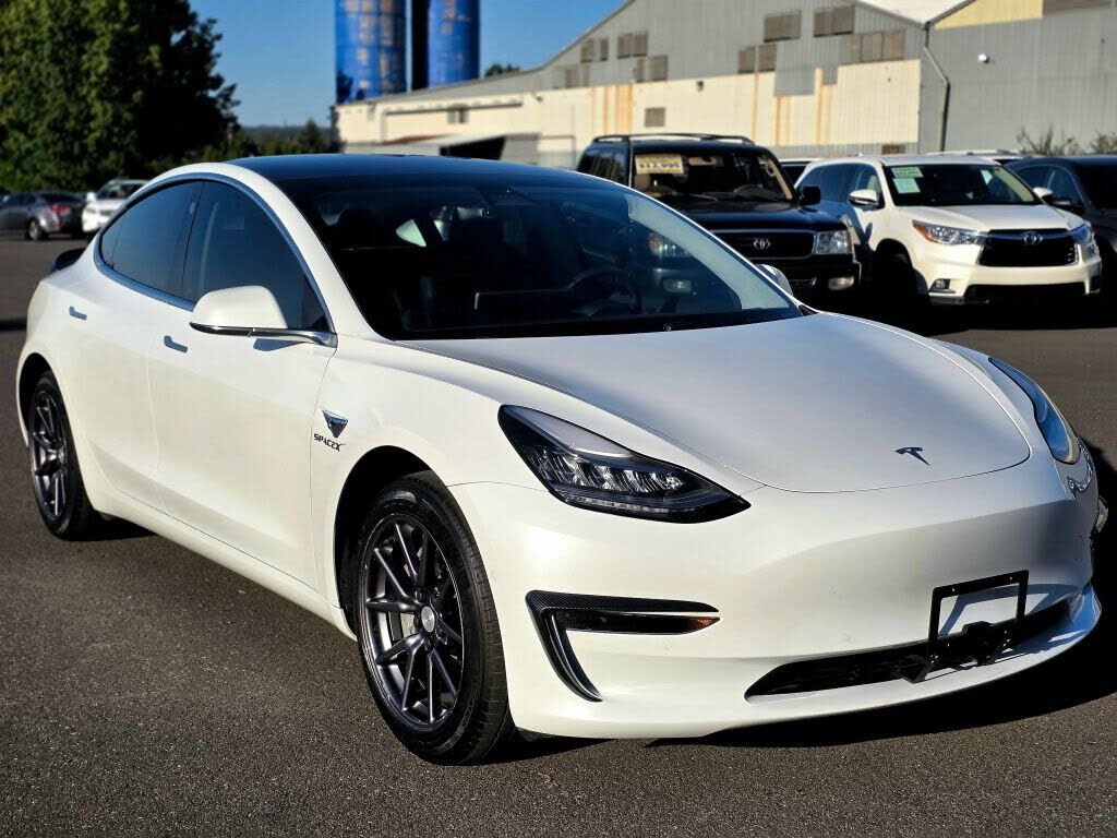 2020 TESLA Model 3