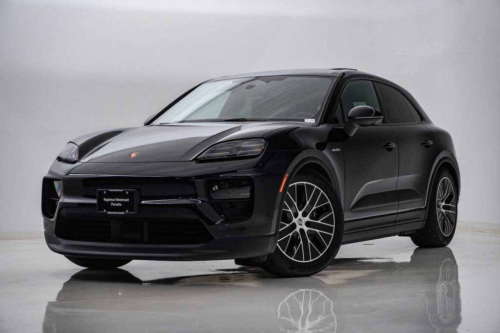2025 PORSCHE Macan