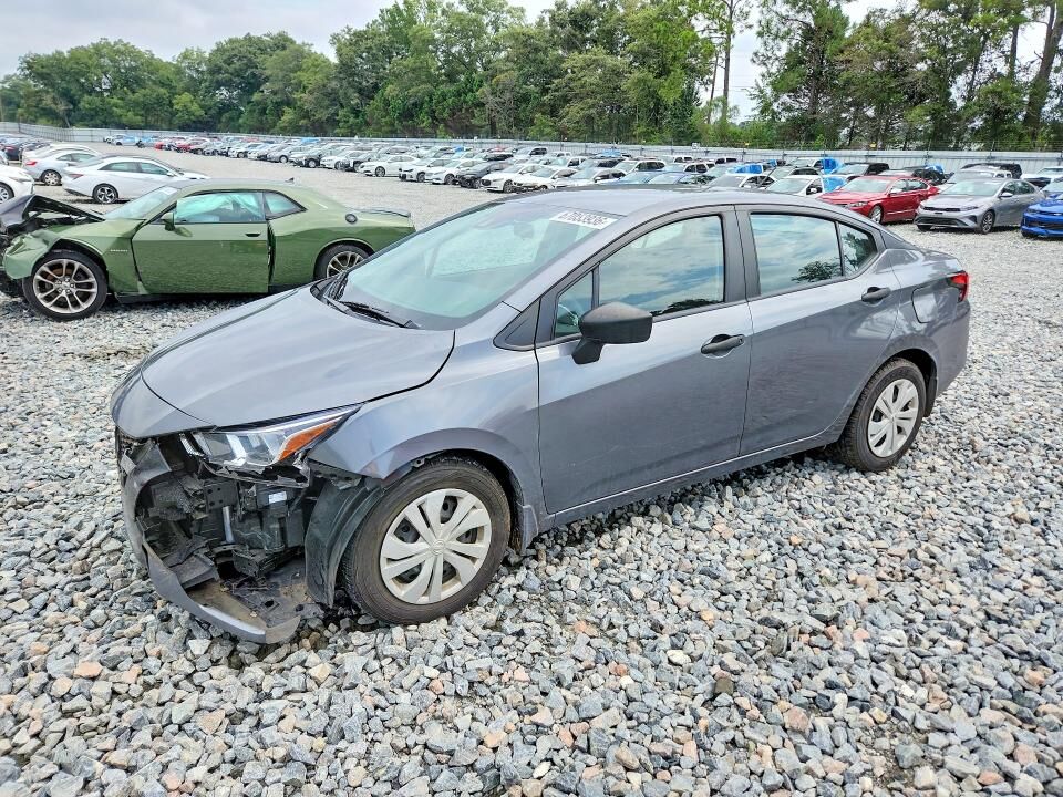 2022 NISSAN Versa