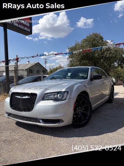 2019 CHRYSLER 300