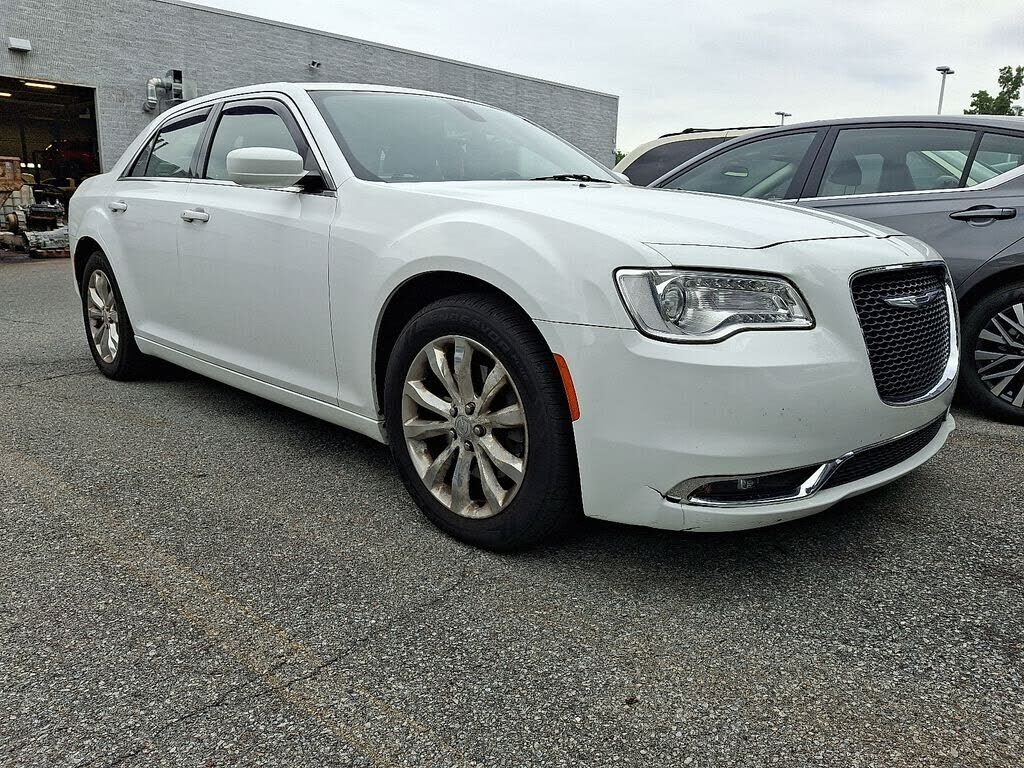 2016 CHRYSLER 300