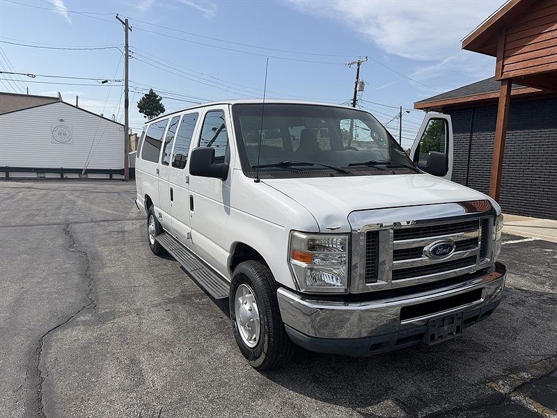 2011 FORD E-350