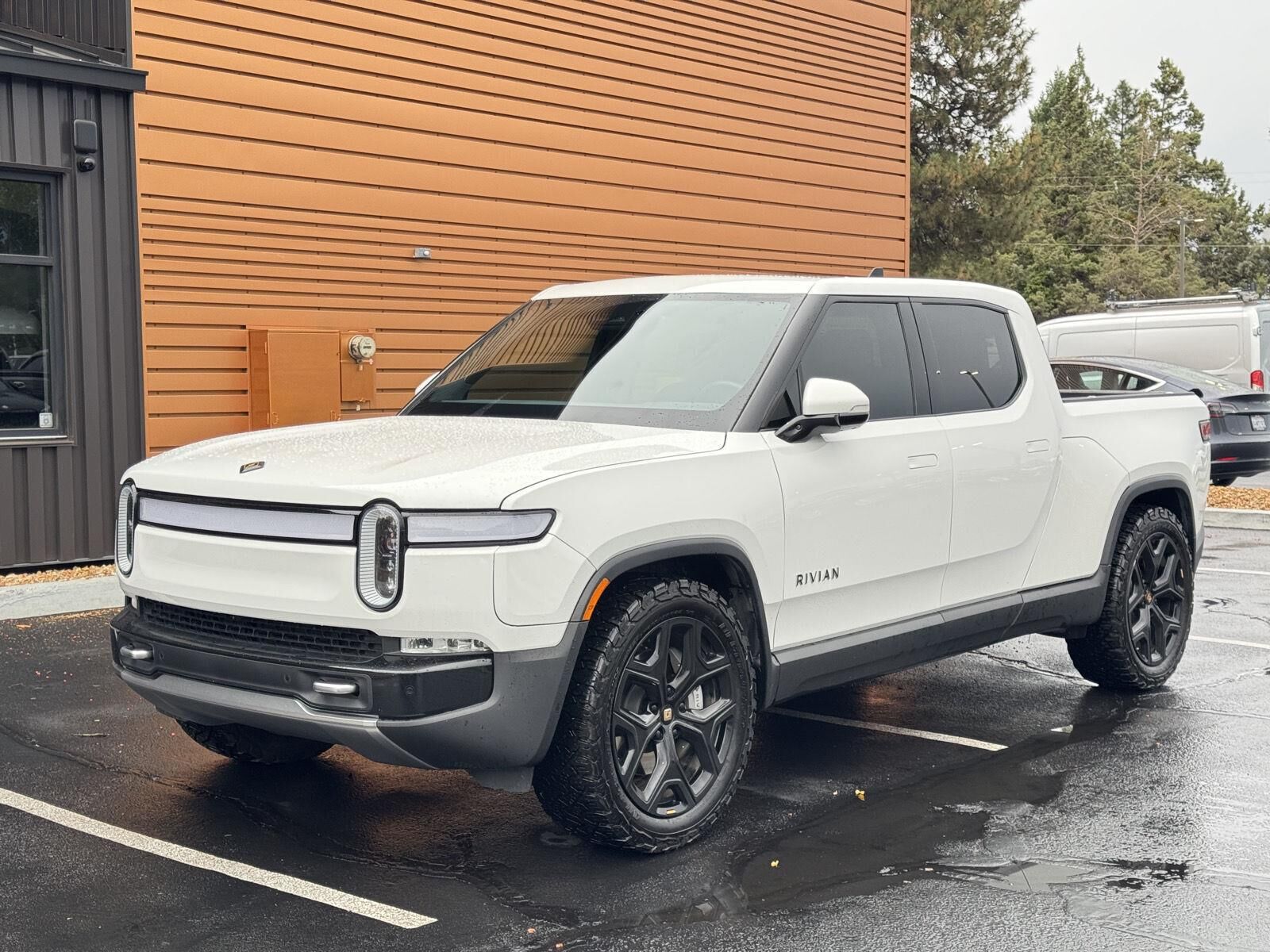 2024 RIVIAN R1T