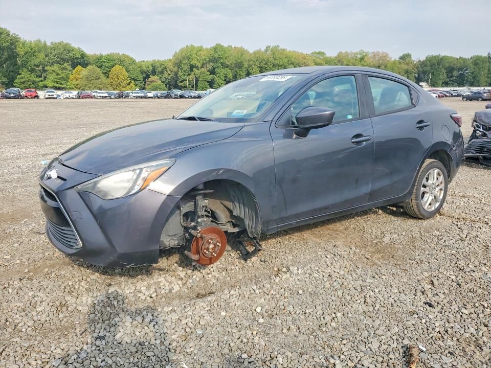 2017 TOYOTA Yaris
