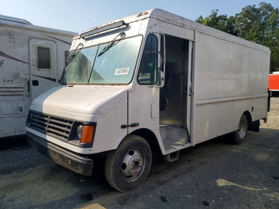 2001 WORKHORSE P42