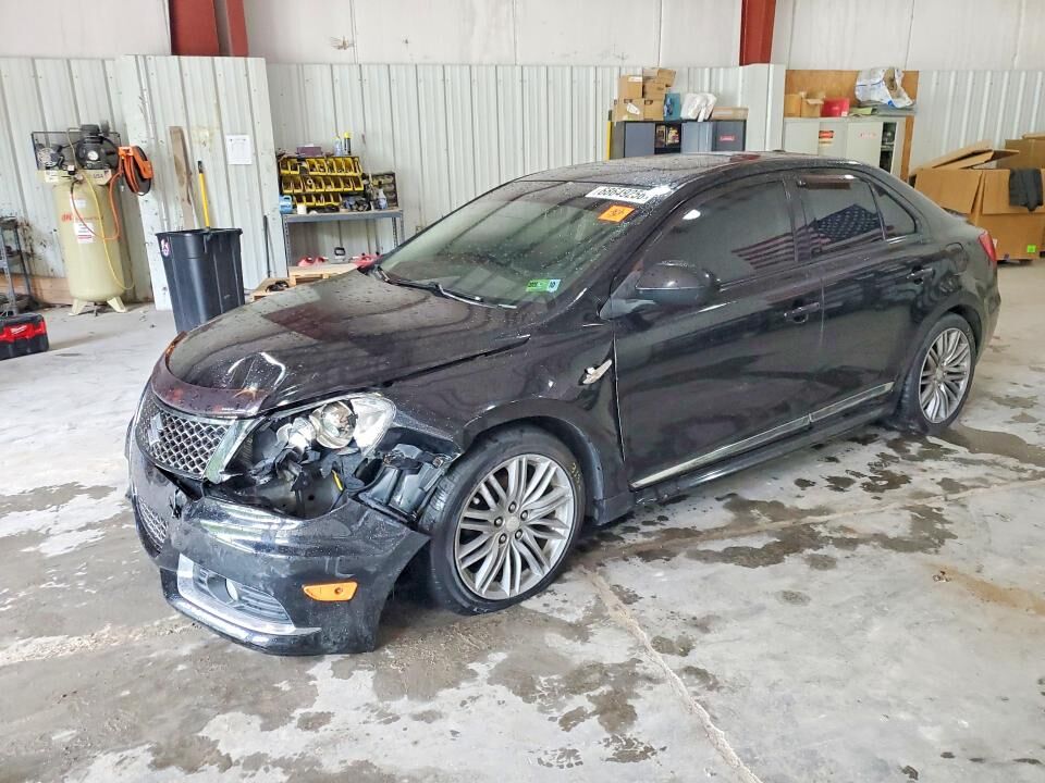 2012 SUZUKI Kizashi