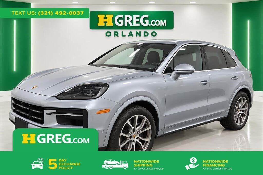 2024 PORSCHE Cayenne