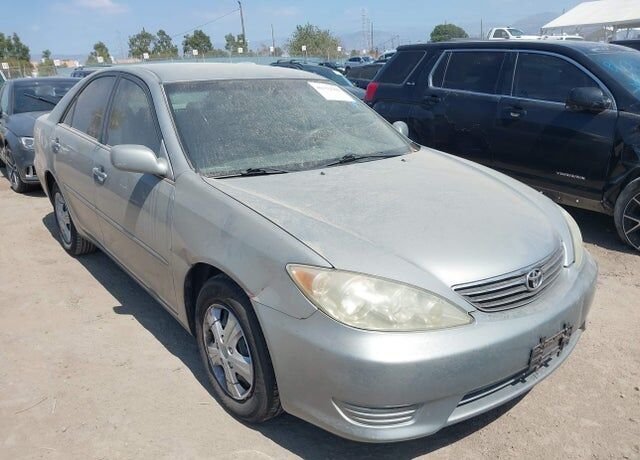 2005 TOYOTA Camry