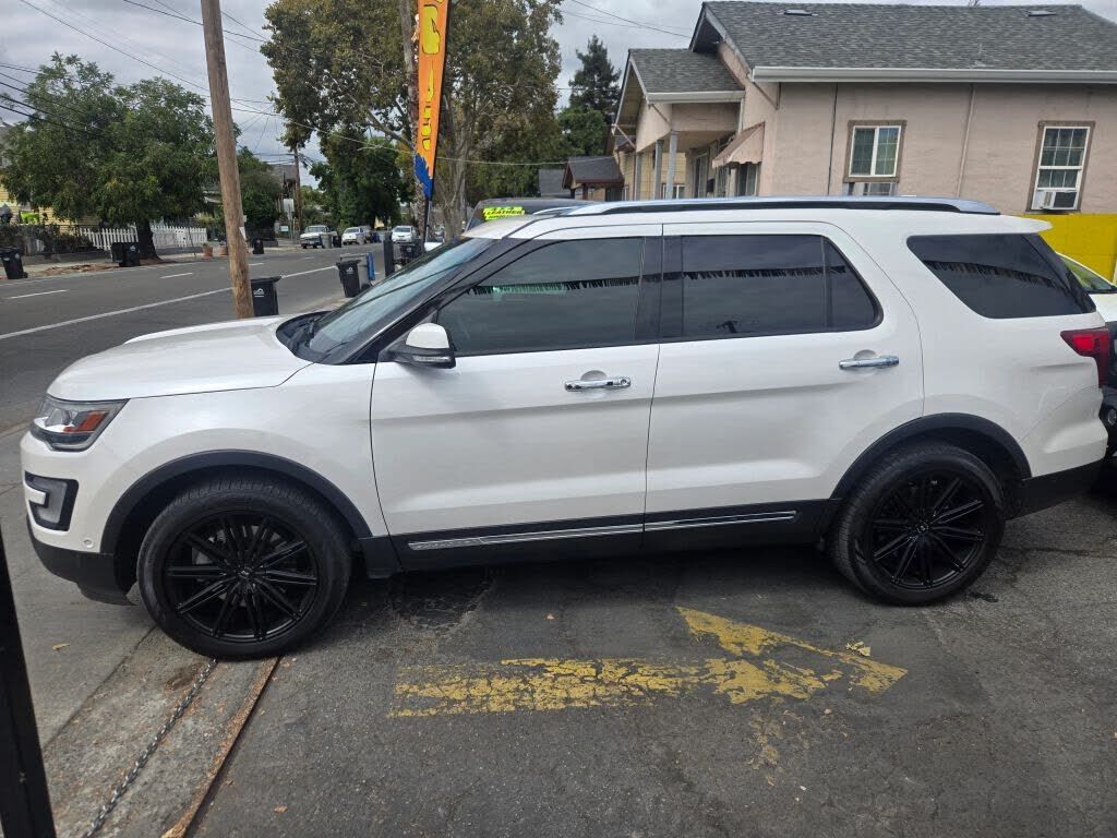 2017 FORD Explorer