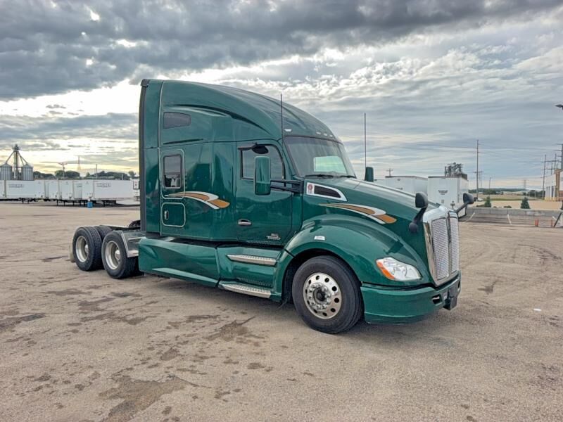 2021 KENWORTH T680