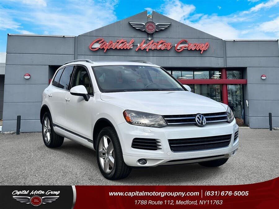 2013 VOLKSWAGEN Touareg
