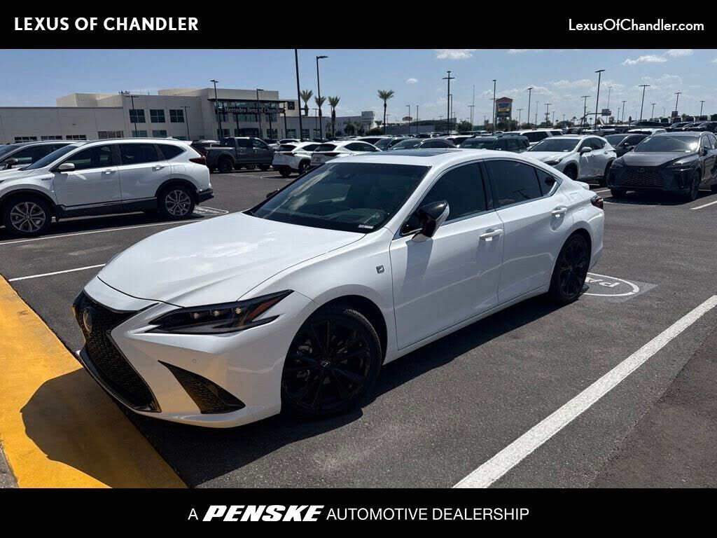 2024 LEXUS ES