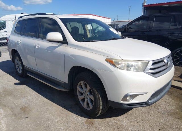 2013 TOYOTA Highlander