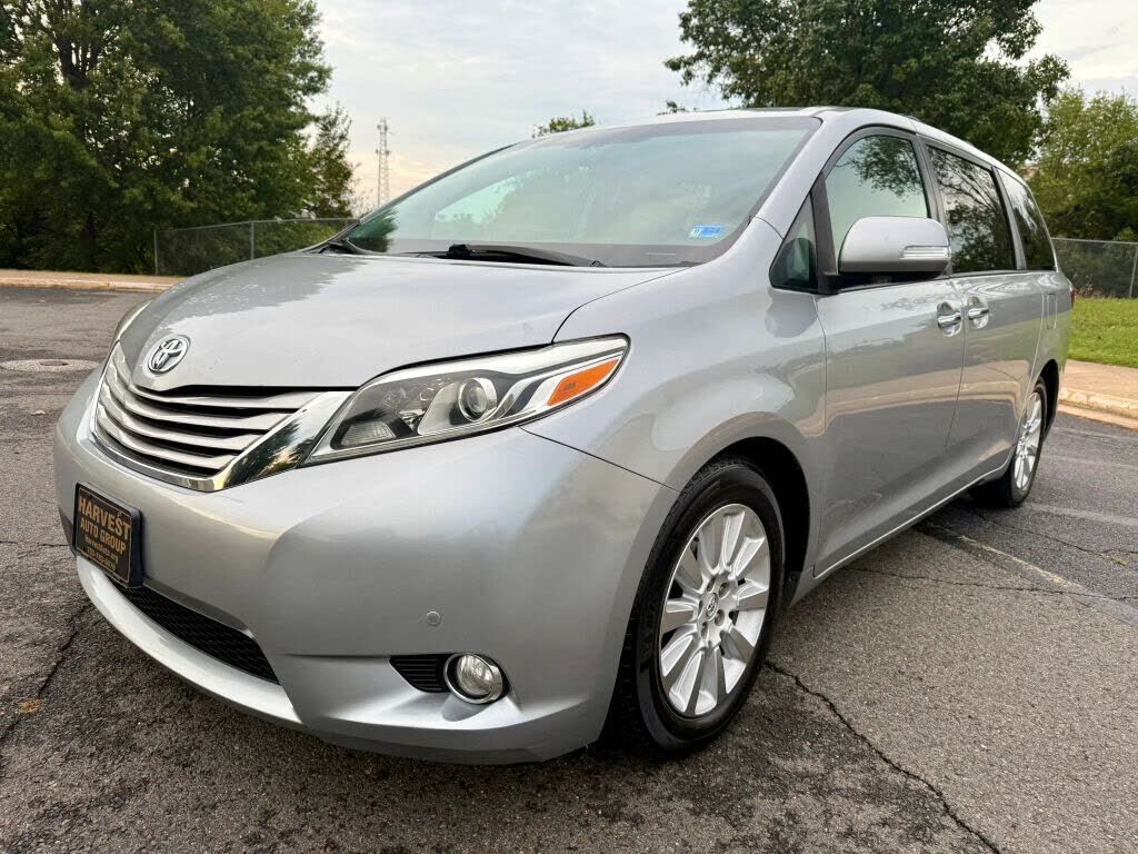 2015 TOYOTA Sienna