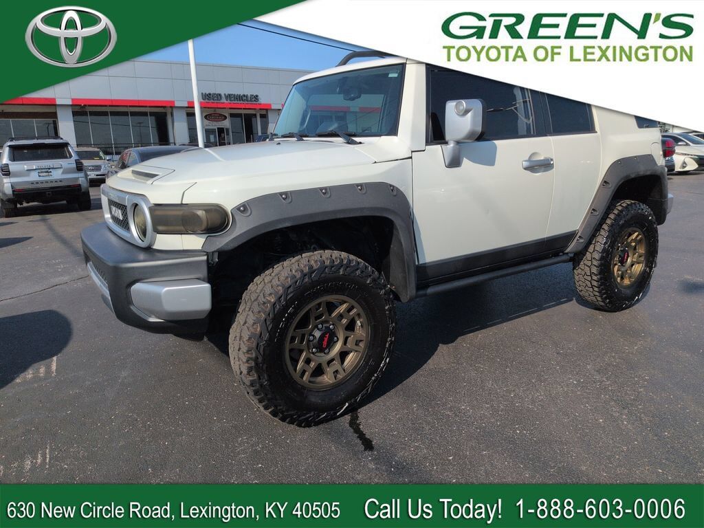 2013 TOYOTA FJ Cruiser