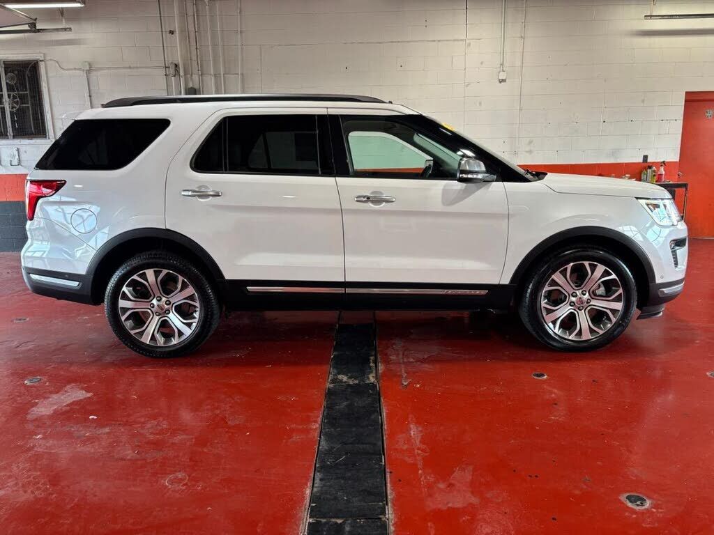 2018 FORD Explorer