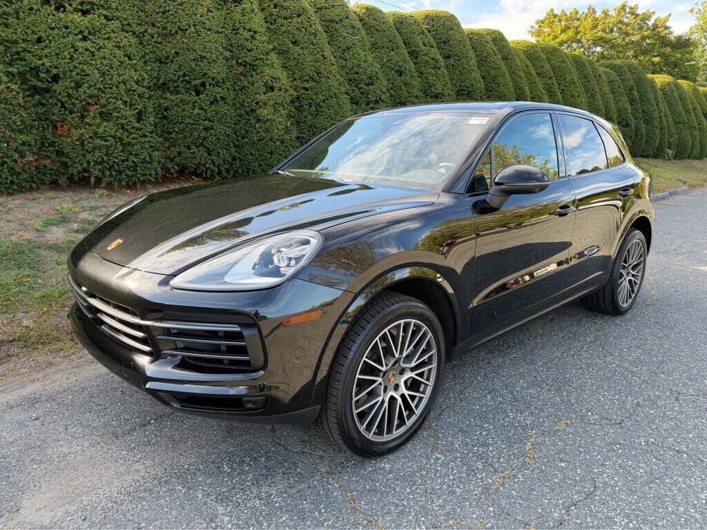 2023 PORSCHE Cayenne