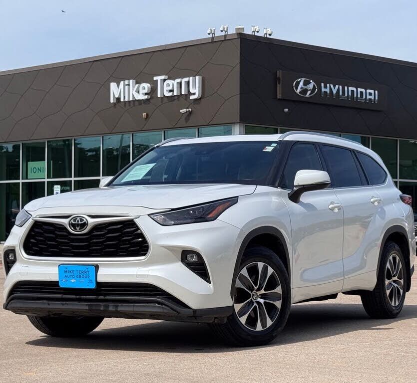2022 TOYOTA Highlander