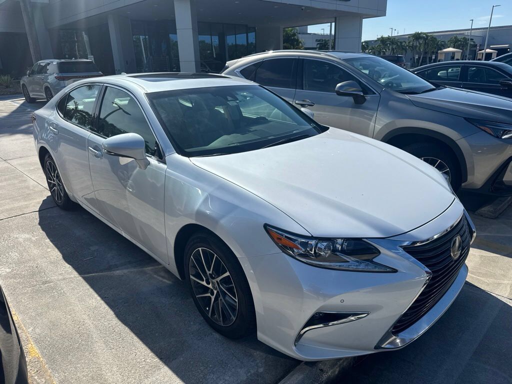 2018 LEXUS ES
