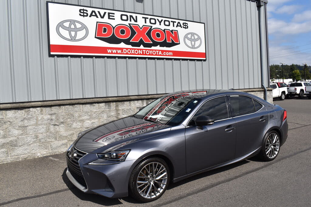 2019 LEXUS IS