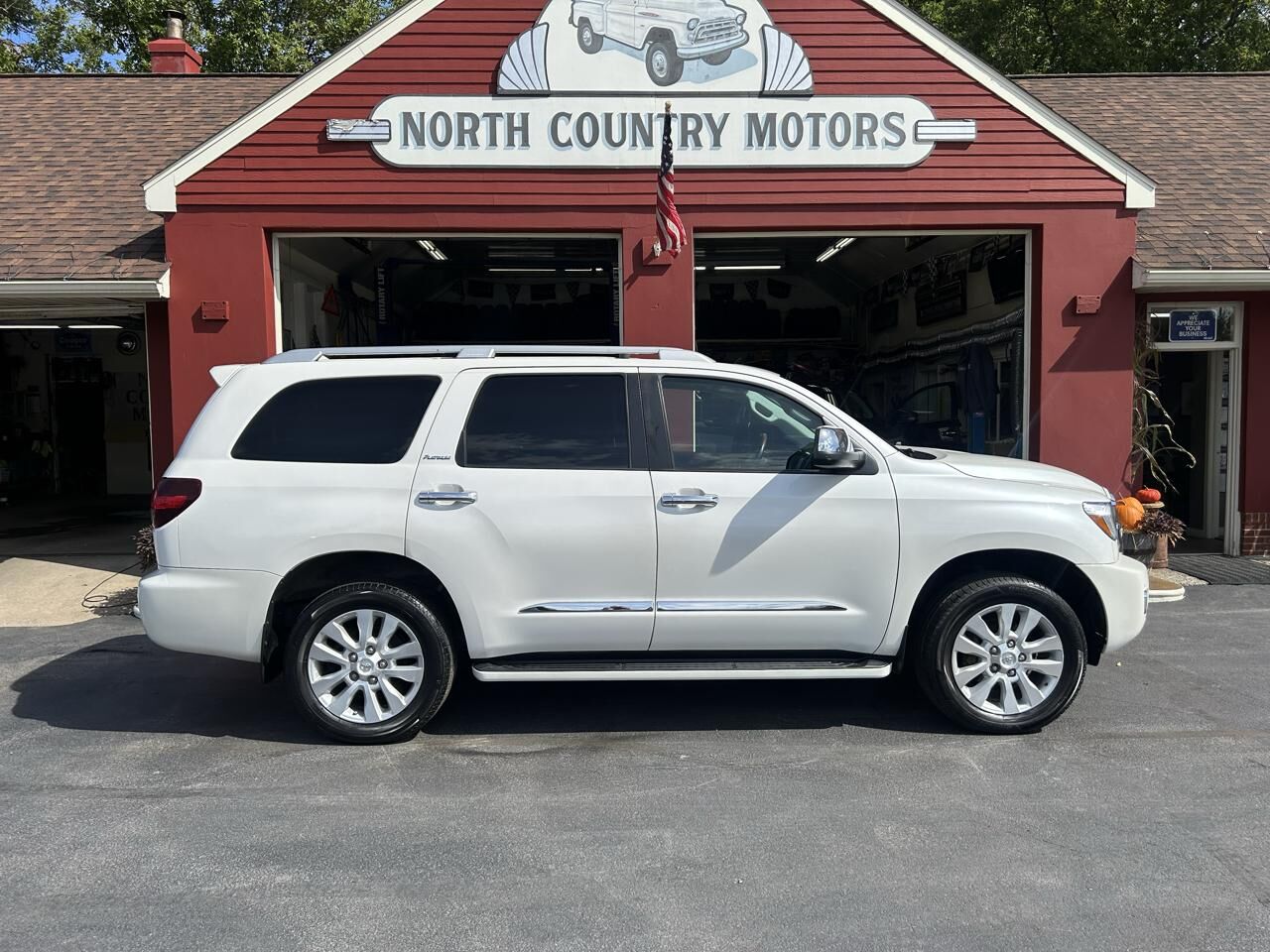 2018 TOYOTA Sequoia
