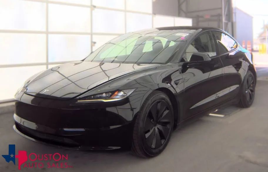 2024 TESLA Model 3