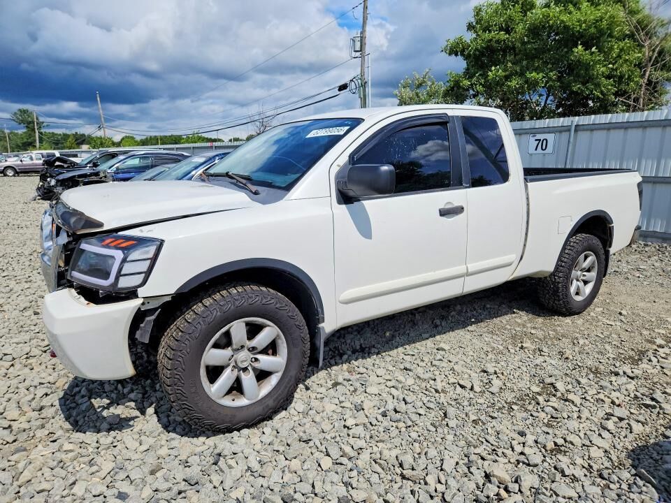 2011 NISSAN Titan