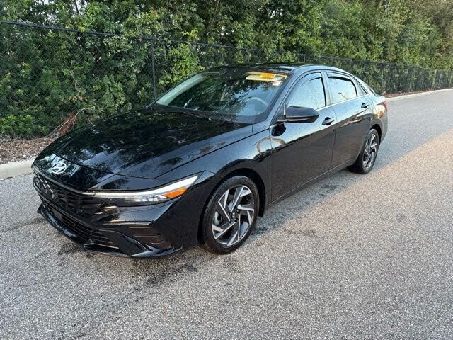 2024 HYUNDAI Elantra