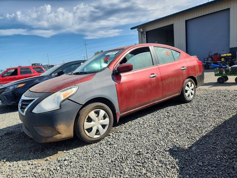 2016 NISSAN Versa