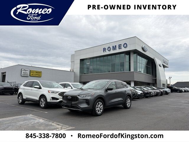 2024 FORD Escape