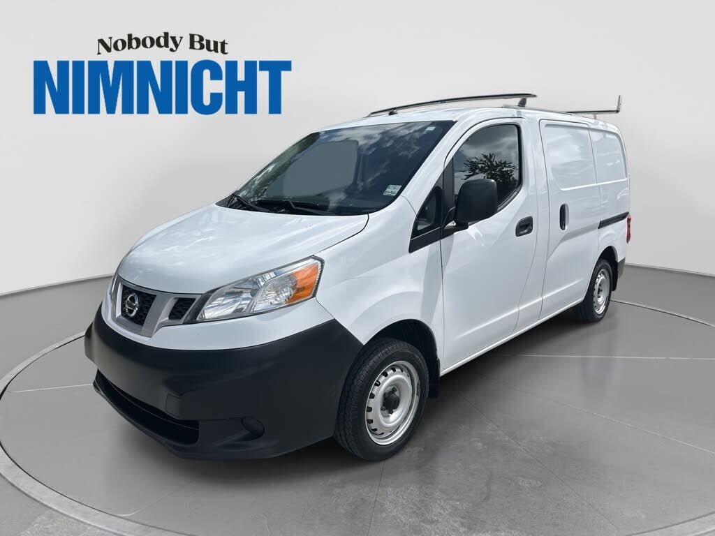 2017 NISSAN NV200