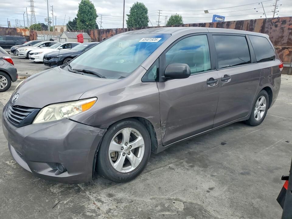 2014 TOYOTA Sienna