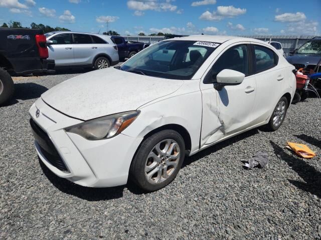 2017 TOYOTA Yaris