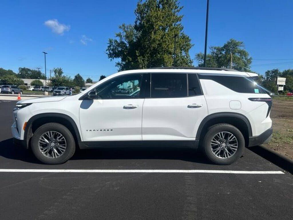 2024 CHEVROLET Traverse